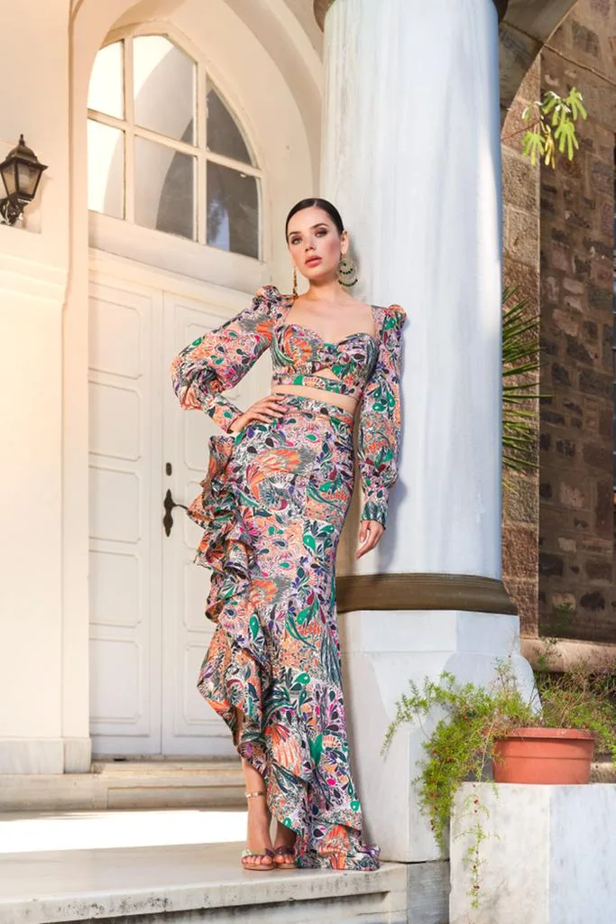 ETEĞİ VOLANLI SATEN ABİYE