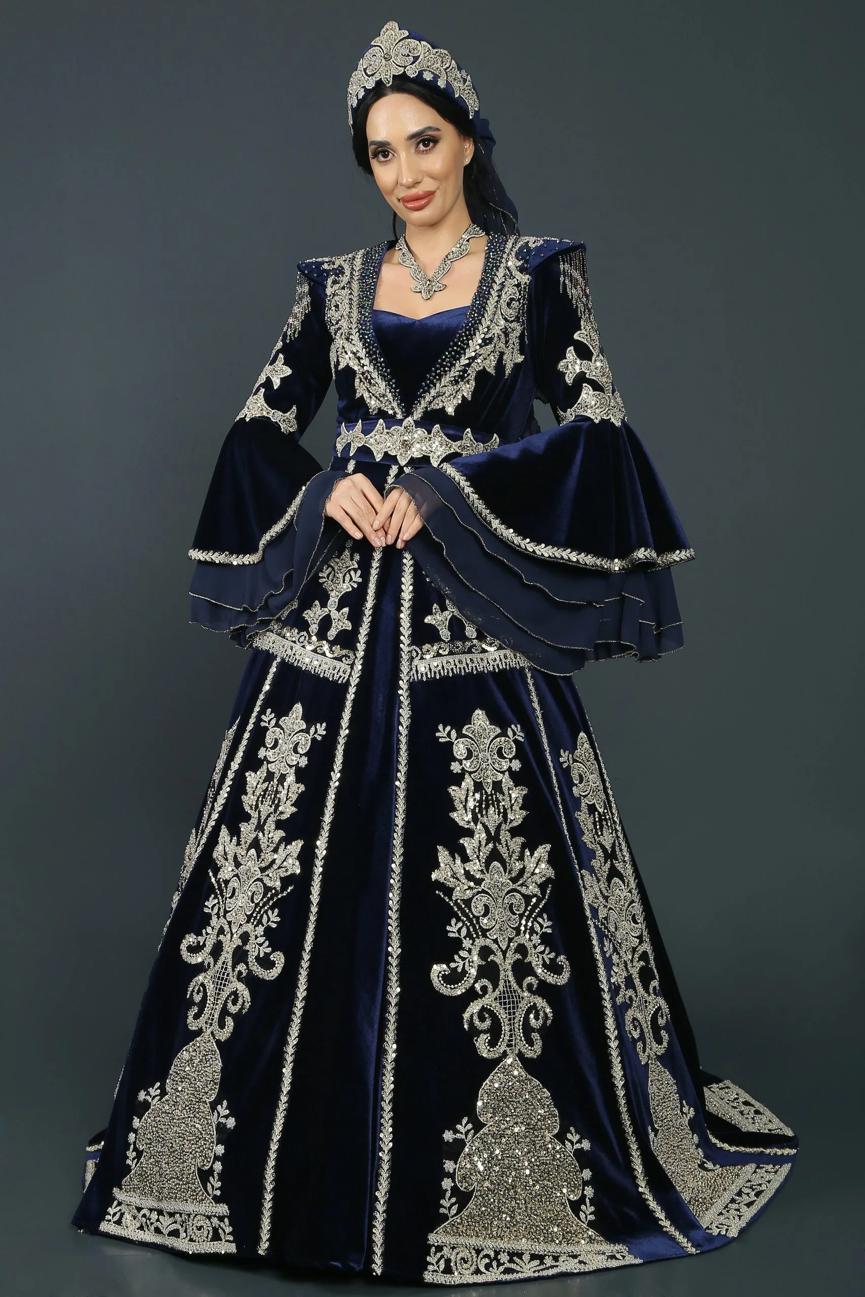 YENİ SEZON İŞLEMELİ KAFTAN MODEL BİNDALLI